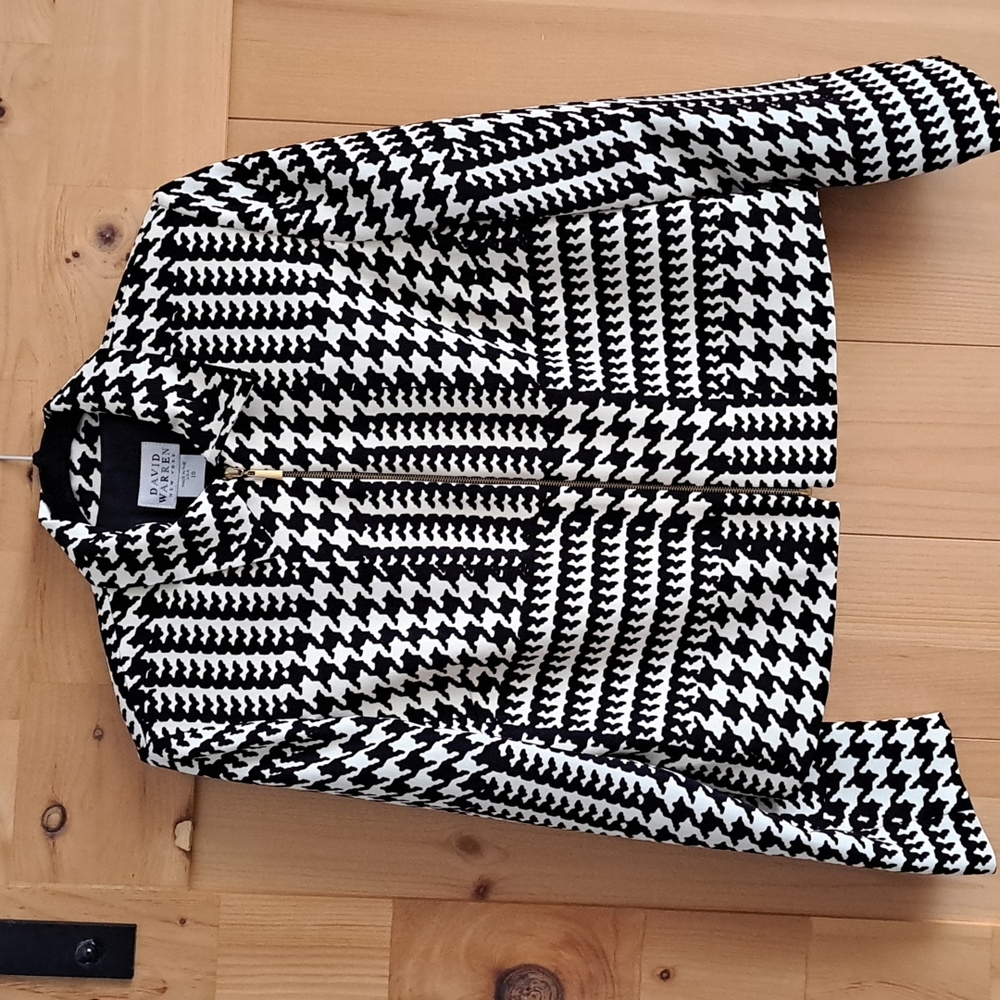David Warren New York. Zip up Houndstooth jacket.  Size 10.